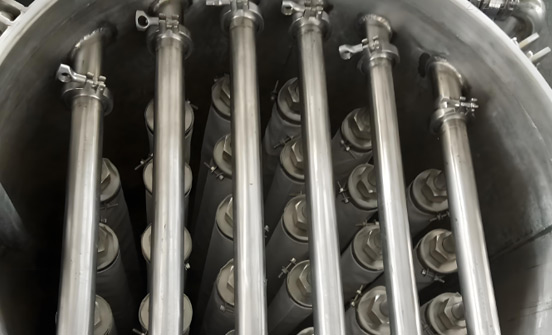 硅藻土過(guò)濾機(jī)過(guò)濾方式和過(guò)程如下所示