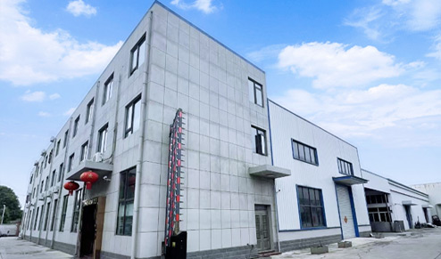 <p>揚(yáng)州信之諾機(jī)械有限公司是中國(guó)飲料工業(yè)協(xié)會(huì)，中國(guó)酒業(yè)協(xié)會(huì)，中國(guó)食品工業(yè)協(xié)會(huì)啤酒專(zhuān)業(yè)委員會(huì)會(huì)員單位。公司地處京杭大運(yùn)河畔，千年古驛高郵城南工業(yè)區(qū)。</p><p>公司自創(chuàng)辦以來(lái)堅(jiān)持以“質(zhì)量是企業(yè)的生命”的服務(wù)理念，為啤酒、黃酒、白酒、調(diào)味品、飲料、生物化工等行業(yè)提供各種成套設(shè)備。受到了百事可樂(lè)、農(nóng)夫山泉、達(dá)利園、青島啤酒集團(tuán)、華潤(rùn)啤酒集團(tuán)、燕京啤酒集團(tuán)、鎮(zhèn)江香醋、老大同、淘大醬油、古越龍山、會(huì)稽山黃酒等國(guó)內(nèi)外知名廠(chǎng)家的一致好評(píng)。本公司堅(jiān)持以專(zhuān)業(yè)/創(chuàng)新/誠(chéng)信為宗旨，于全國(guó)各地新老客戶(hù)攜手合作共創(chuàng)美好未來(lái)。</p>